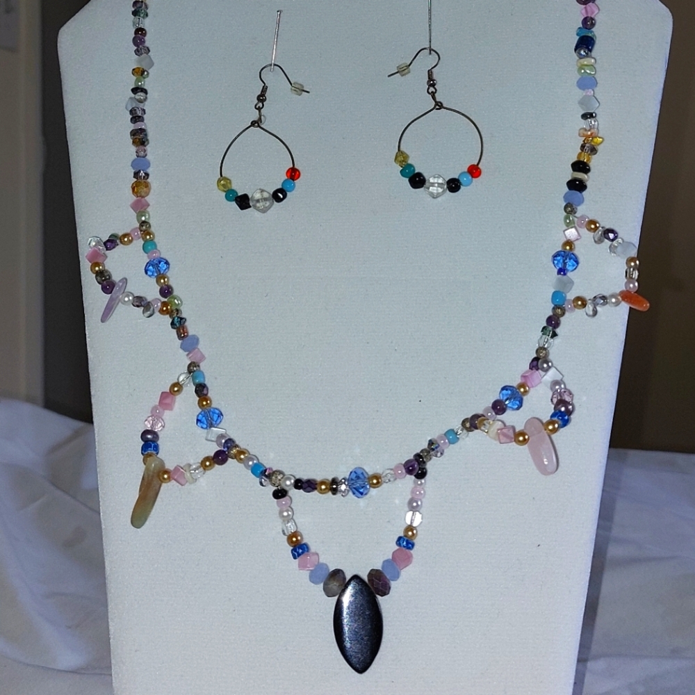 Beaded necklace and earring set